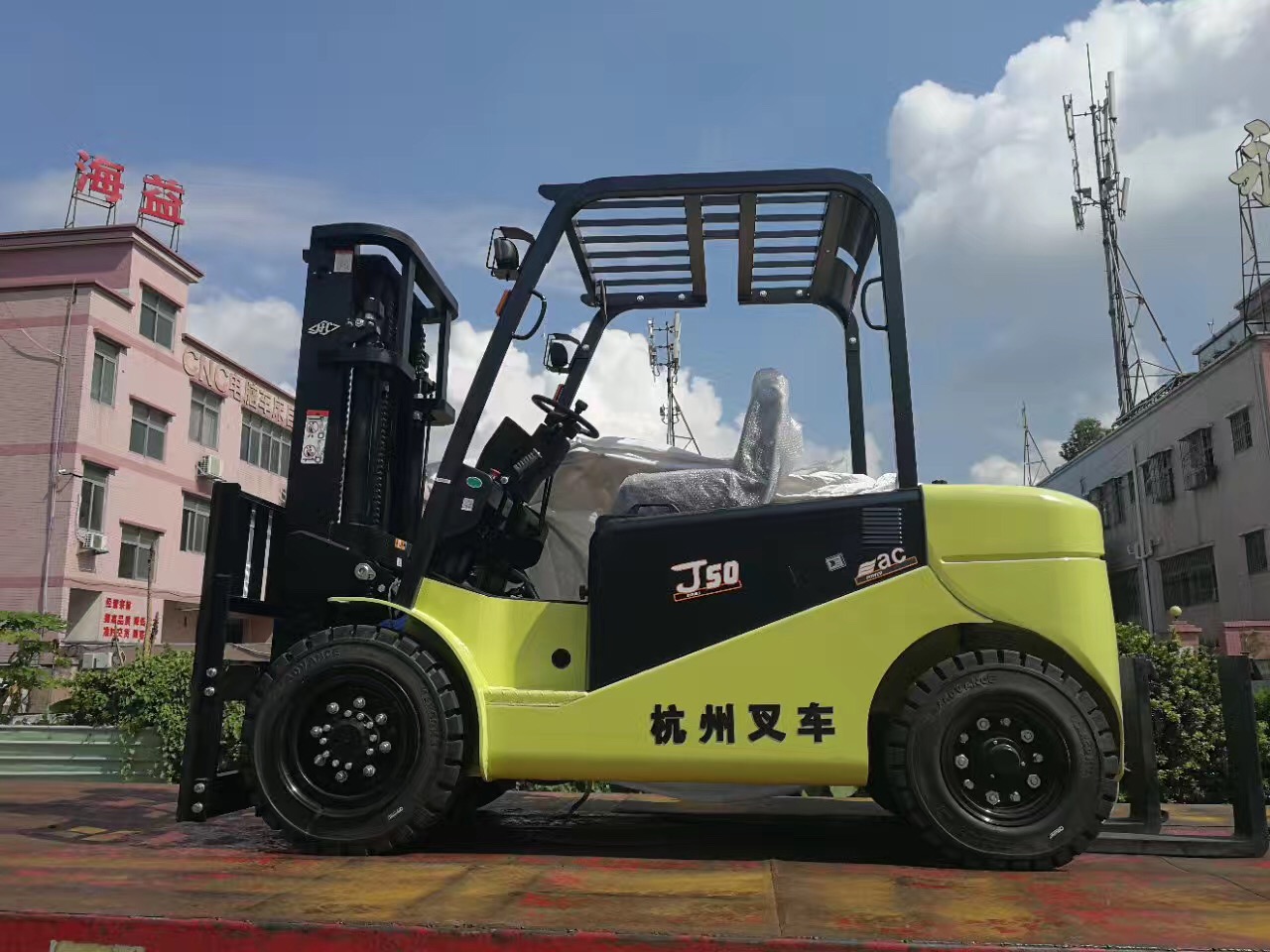 杭州叉車(chē)：電動(dòng)叉車(chē)維護(hù)成本，你需要知道！