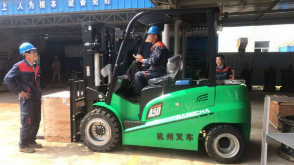 恭喜你！在50歲之前知道了這份杭叉叉車作業(yè)步驟！